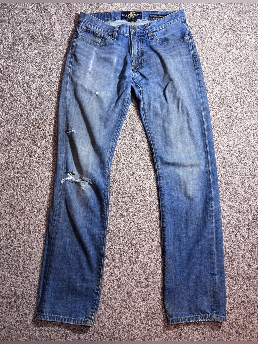 Lucky Brand 221 Original Straight Jeans
28W 32L Edgy Distressed Low-Rise Denim